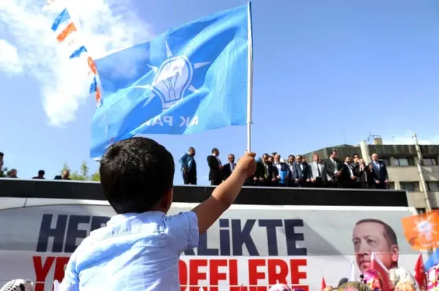 AK Parti Van Milletvekili Adaylarına Coşkulu Karşılama AK Parti Van Milletvekili Adaylarına Coşkulu Karşılama