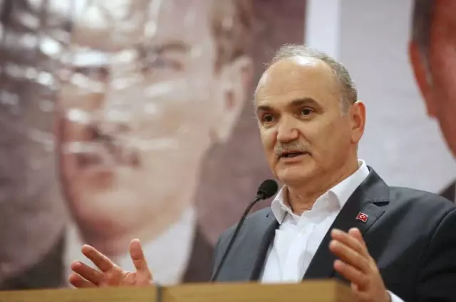 Bakan Özlü'den Muharrem İnce'ye Yerli Otomobil Eleştirisi
