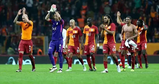Galatasaraylı Sofiane Feghouli'ye Fransa'nın Rennes Takımı Talip Oldu