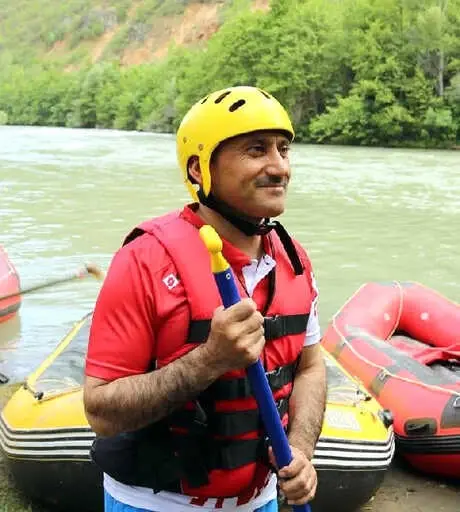 Vali ve Protokol Munzur Çayı'nda Rafting Yaptı Vali ve Protokol Munzur Çayı'nda Rafting Yaptı