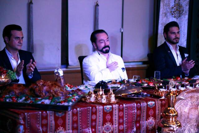Adnan Oktar'ın Dansı Sıra Gecesine Damga Vurdu