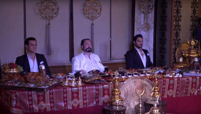 Adnan Oktar'ın Sıra Gecesinde Mustafa Keser ve Latif Doğan Sahne Aldı