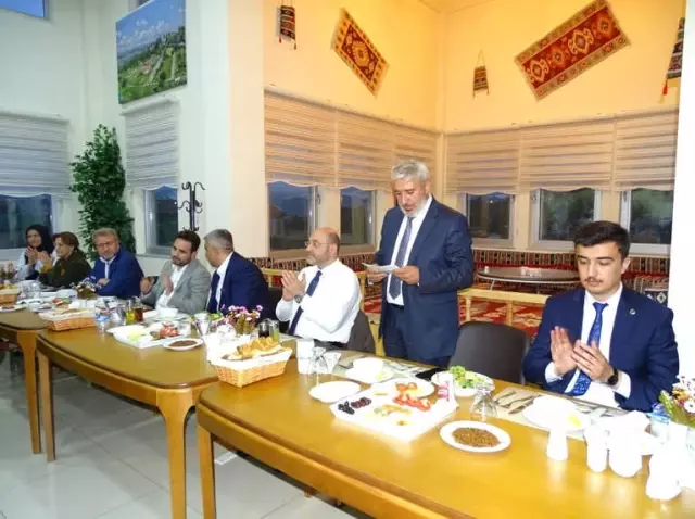 AK Parti Kütahya Milletvekili Adayları Hisarcıklılar'la Buluştu AK Parti Kütahya Milletvekili Adayları Hisarcıklılar'la Buluştu
