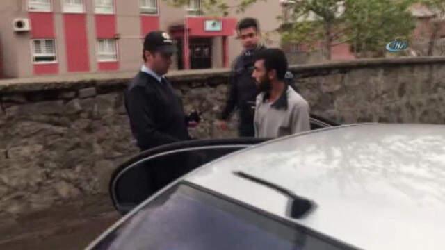 Anbean Görüntülendi! Arabayla Gelip Dilenen Suriyeliler, Pes Dedirtti