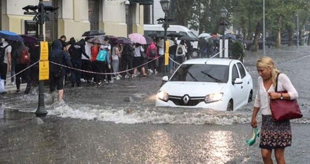 Meteoroloji, İstanbul İçin Saat Verip 5 İl İçin Sağanak ve Dolu Uyarısı Yaptı