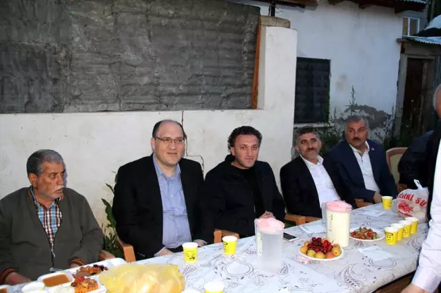 Suşehri'nde 6 Köyün Sakinleri İftarda Buluştu Suşehri'nde 6 Köyün Sakinleri İftarda Buluştu