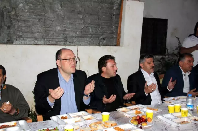 Suşehri'nde 6 Köyün Sakinleri İftarda Buluştu Suşehri'nde 6 Köyün Sakinleri İftarda Buluştu