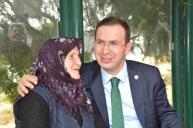 AK Parti Trabzon Milletvekilleri Günnar ve Cora Seçim Çalışmalarını Sürdürdü AK Parti Trabzon Milletvekilleri Günnar ve Cora Seçim Çalışmalarını Sürdürdü