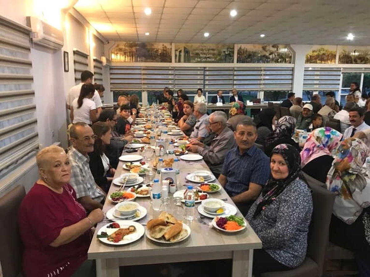 Burhaniye'de Kaymakam Öner Şehit Ailelerine İftar Yemeği Verdi