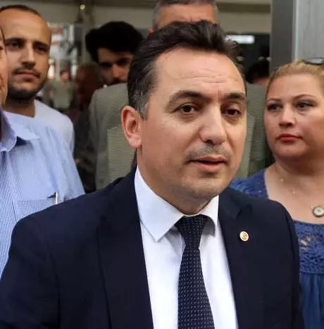 Manisa'da İyi Partililerle Zabıta Ekipleri Arasında Tekme Tokat Kavga