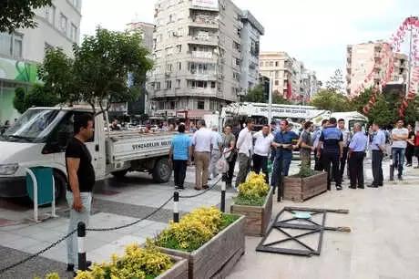Manisa'da İyi Partililerle Zabıta Ekipleri Arasında Tekme Tokat Kavga