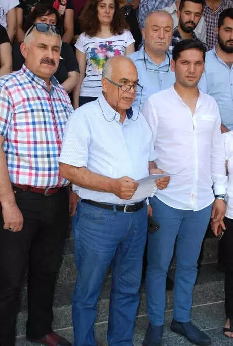İyi Parti Salihli Yönetiminde, 34 Kişi Görevlerinden İstifa Etti İyi Parti Salihli Yönetiminde, 34 Kişi Görevlerinden İstifa Etti