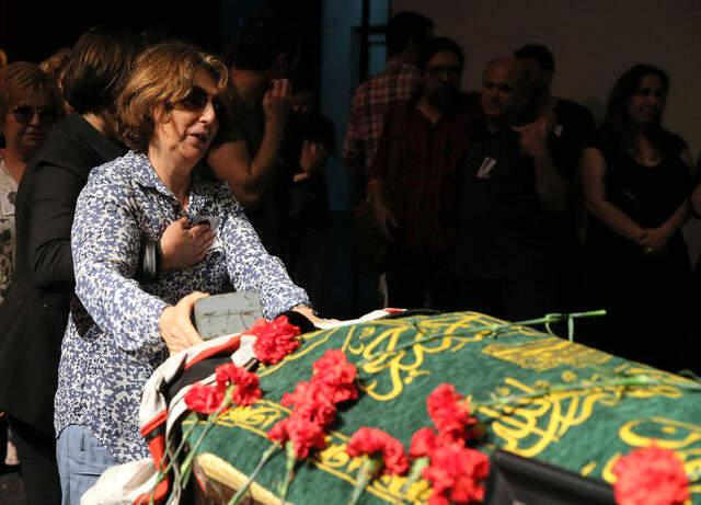 Oyuncu Rıza Kocaoğlu, Yakın Arkadaşı Arda Öziri'ye Gözyaşlarıyla Veda Etti