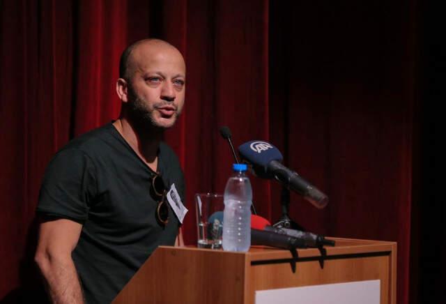 Oyuncu Rıza Kocaoğlu, Yakın Arkadaşı Arda Öziri'ye Gözyaşlarıyla Veda Etti