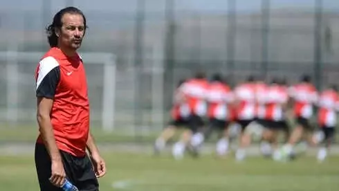 Yusuf Şimşek Antrenör Olarak Beşiktaş'a Dönüyor Yusuf Şimşek Antrenör Olarak Beşiktaş'a Dönüyor