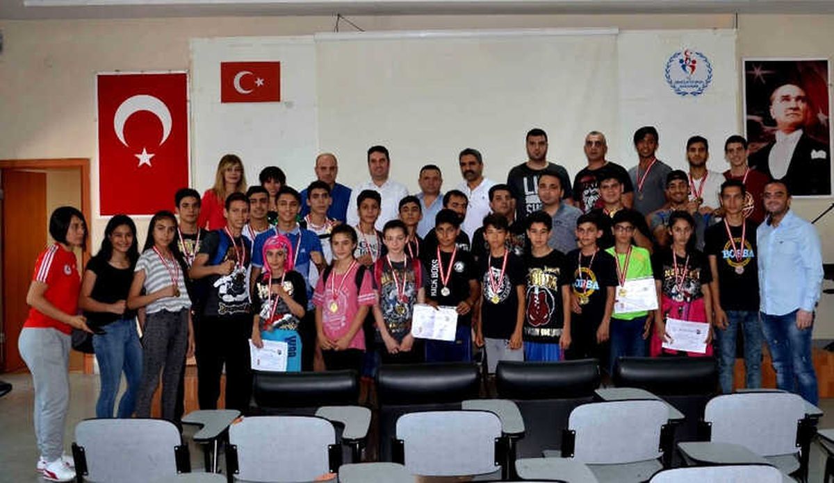 Adanalı Muaythai Sporcuları, Okullararası Türkiye Şampiyonası'ndan 55 Madalya ile Döndüler