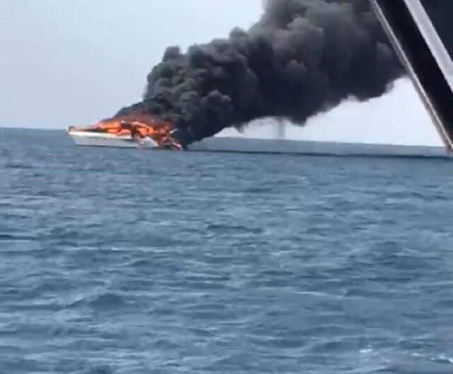 Denizde Yat Alev Aldı, Denize Atlayan Baba-Oğul Şans Eseri Kurtuldu