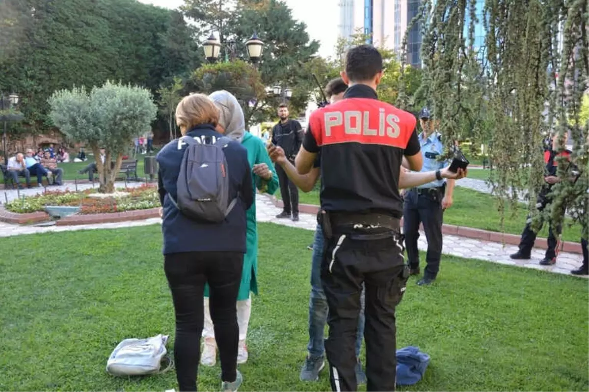 Kocaeli'de Aranması Olan 12 Kişi Yakalandı