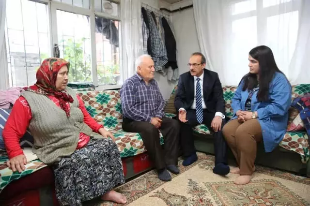 Vali Gönülleri Fethediyor Vali Gönülleri Fethediyor