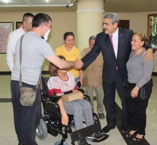 Başkan Alıcık Engelli Vatandaşı Sevindirdi Başkan Alıcık Engelli Vatandaşı Sevindirdi