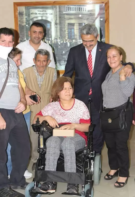 Başkan Alıcık Engelli Vatandaşı Sevindirdi Başkan Alıcık Engelli Vatandaşı Sevindirdi