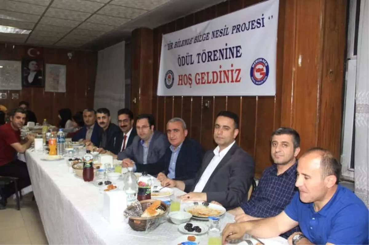 Genç Memur-Sen'den İftar Yemeği