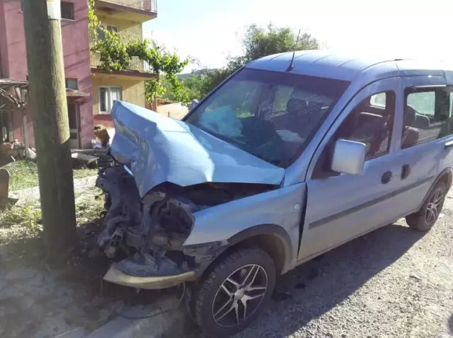 Pazarlar'da Trafik Kazası: 3 Yaralı
