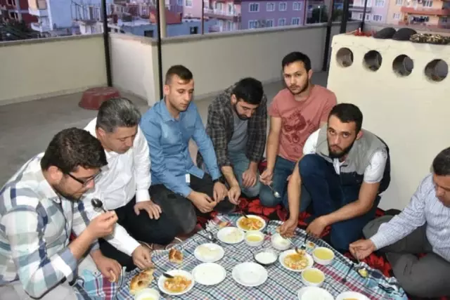Somalılar Özkan'ı Vekil Olarak Görmek İstiyor