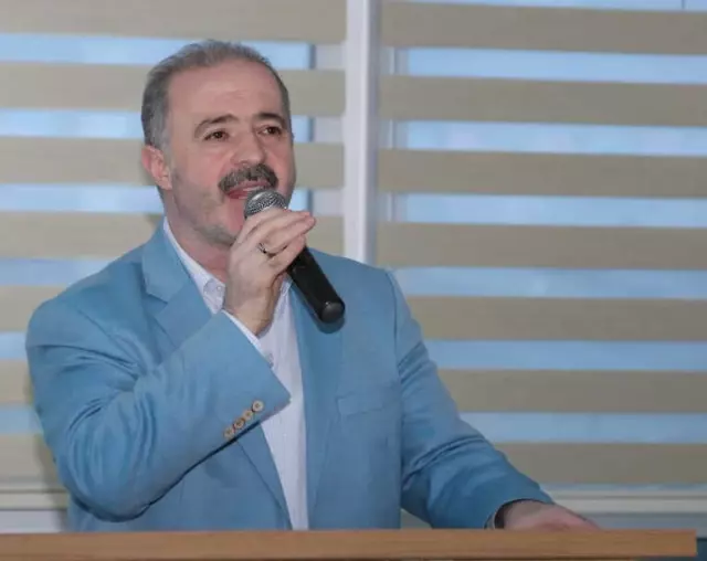 Vanlı Yetimler Tuşba'nın 'Kardeşlik Sofrası'nda Buluştu Vanlı Yetimler Tuşba'nın 'Kardeşlik Sofrası'nda Buluştu