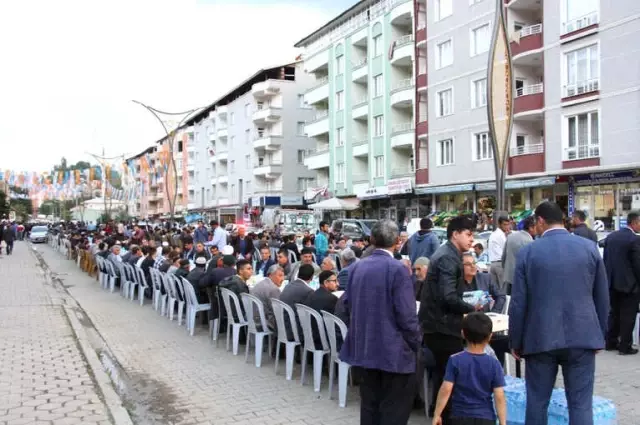 Hizan Belediyesi İftar Programı Düzenledi Hizan Belediyesi İftar Programı Düzenledi