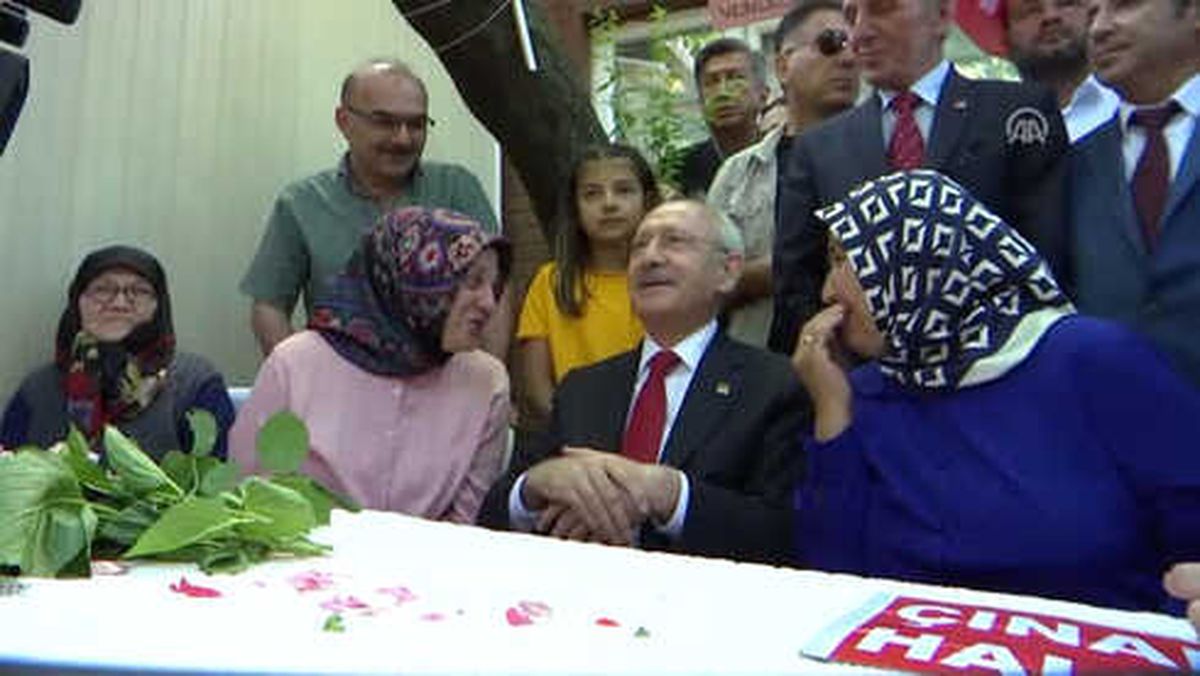 Kılıçdaroğlu, Pendik'te Tapu Sorunu Yaşayan Vatandaşlarla Görüştü
