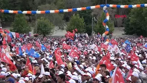 Konya Erdoğan: Benim Milletvekilli Arkadaşlarıma Hırsız Diyen Bu İnce'ye Dava Açın Konya Erdoğan: Benim Milletvekilli Arkadaşlarıma Hırsız Diyen Bu İnce'ye Dava Açın