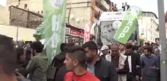 Tahir Elçi: Pervin Buldan: 'Bu Ülkenin Başına Selahattin Demirtaş'ı Getirmeye Söz Verdik' Tahir Elçi: Pervin Buldan: 'Bu Ülkenin Başına Selahattin Demirtaş'ı Getirmeye Söz Verdik'