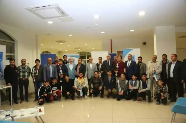 Tuşba Belediyesi 'Satranç Turnuvası' Düzenledi Tuşba Belediyesi 'Satranç Turnuvası' Düzenledi