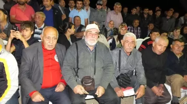 Balıkesir'de Gece Güreşlerini 3 Bin Kişi İzledi
