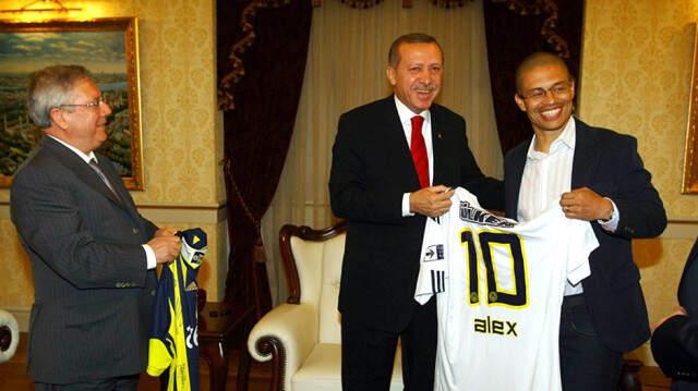 Başkanlıktaki 20. Yılını Geride Bırakan Aziz Yıldırım Yerine Kongrede Ali Koç Başkan Seçildi