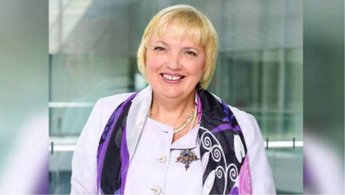 Claudia Roth: Ölüm Tehditleri Alıyorum