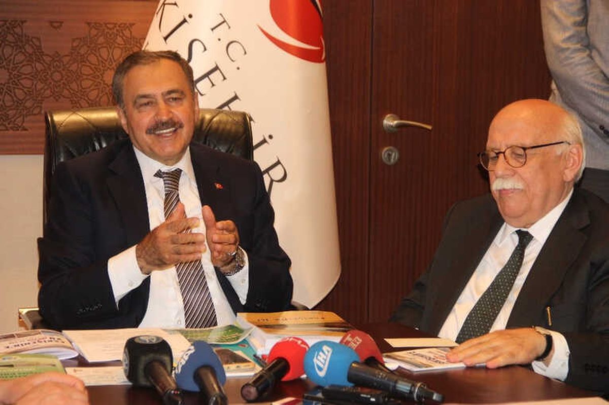 Orman ve Su İşleri Bakanı Prof. Dr. Veysel Eroğlu Eskişehir'de