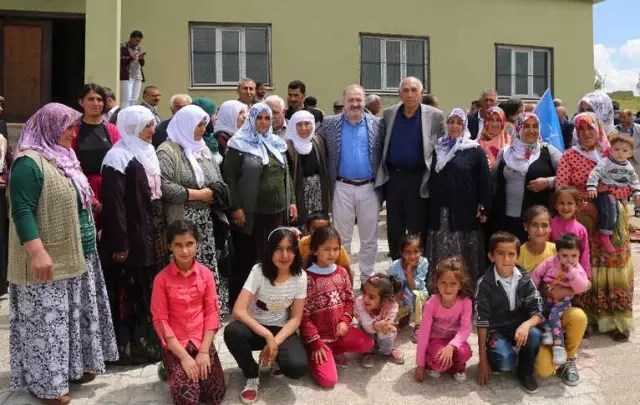 AK Parti Adayı Kartal'a Kurbanlı Karşılama AK Parti Adayı Kartal'a Kurbanlı Karşılama