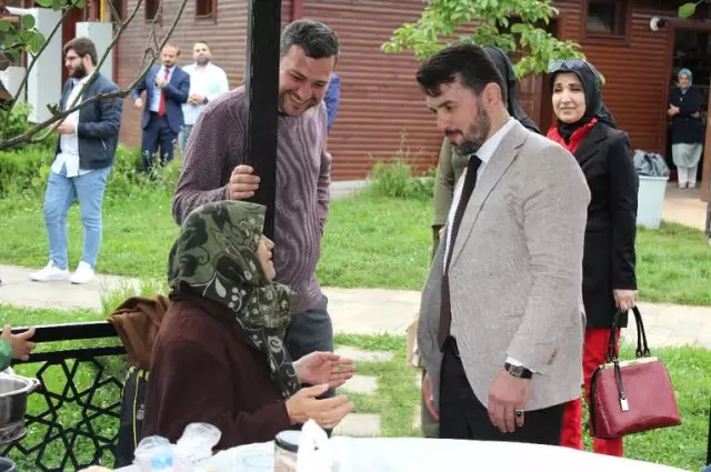 AK Parti Trabzon Milletvekili Adayları Cora ve Çebi Seçim Çalışmalarını Sürdürdü AK Parti Trabzon Milletvekili Adayları Cora ve Çebi Seçim Çalışmalarını Sürdürdü