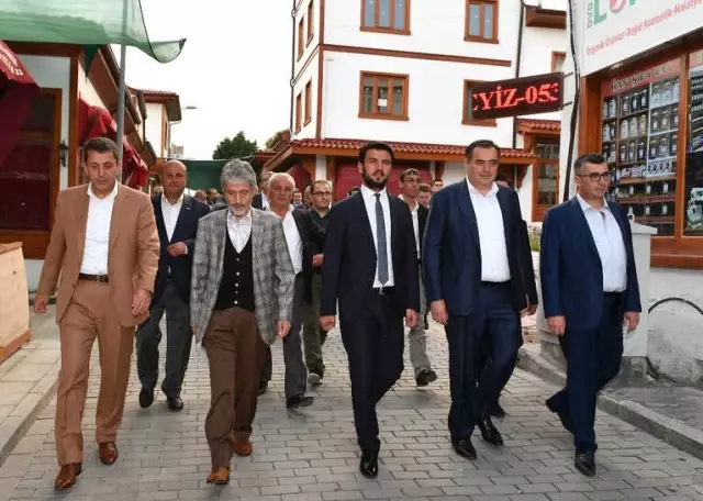 Başkan Tuna Nallıhan'da İftar Yaptı Başkan Tuna Nallıhan'da İftar Yaptı