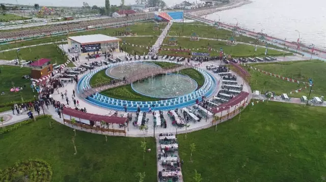 Tuşba Belediyesinin 'Kardeşlik Sofrası'na Yoğun İlgi Tuşba Belediyesinin 'Kardeşlik Sofrası'na Yoğun İlgi