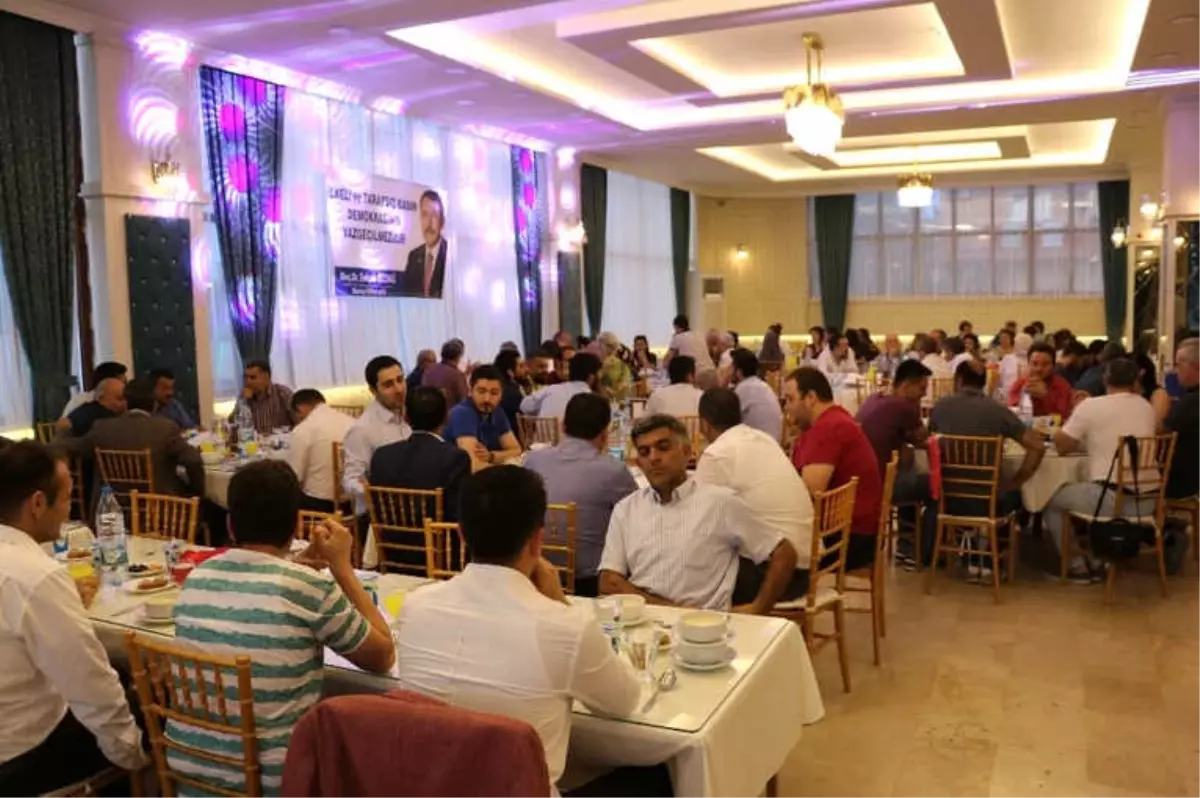 AK Parti'li Özdağ, Özdağ, Basınla İftarda Buluştu