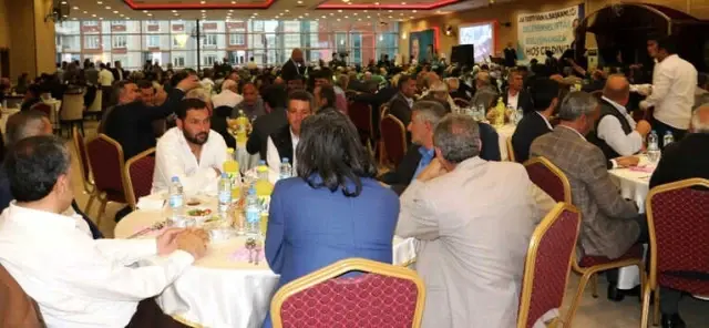 Ak Partililer İftarda Bir Araya Geldi Ak Partililer İftarda Bir Araya Geldi