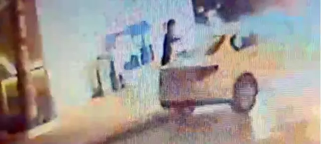 Alanya'da 2 Otomobili Kundakladı, Güvenlik Kamerasına Yakalandı