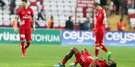 Antalyaspor'da Yeni Teknik Direktör Yarın Belli Oluyor Antalyaspor'da Yeni Teknik Direktör Yarın Belli Oluyor
