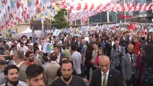 İstanbul Akşener Gaziosmapaşa'da İftar Programına Katıldı İstanbul Akşener Gaziosmapaşa'da İftar Programına Katıldı