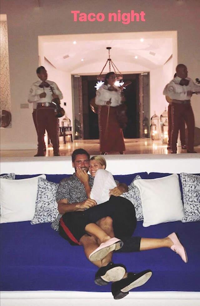 Model Sofia, Kendisini Aldattığı İçin Ayrıldığı Seks Bağımlısı Scott Disick ile Barıştı