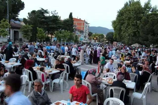 Osmaneli'de İftar Programı