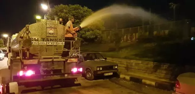 Şehzadeler'de Ekipler Sabahın İlk Işıklarına Kadar Görev Başında